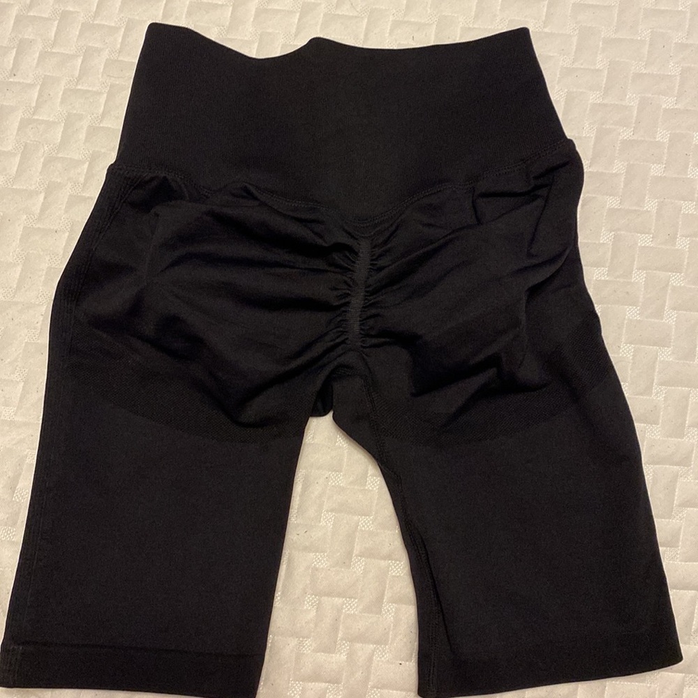 High Rise Tight Shorts - Picture 2 of 2
